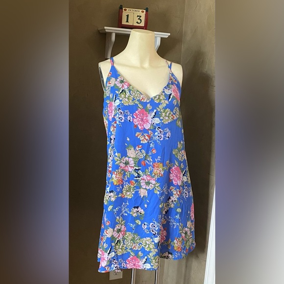 Xhilaration Blue Floral periwinkle Print Strappy Back Shift Summer Dress women’s - Picture 8 of 10